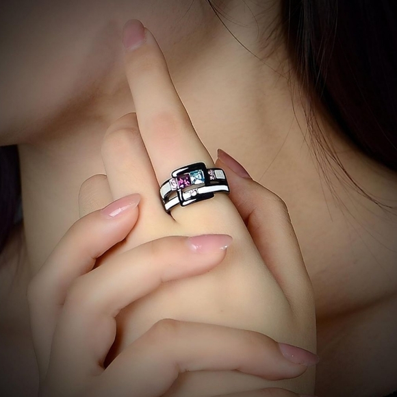 Fashion Enamel and Crystals Ring - Picture 3 of 6